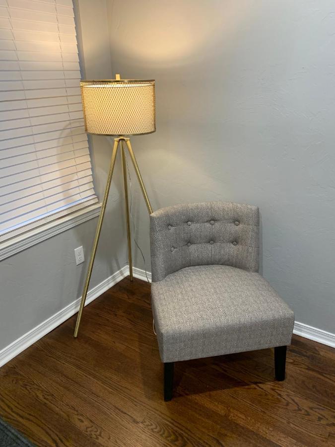 Rock & Roll House, Fiber Internet, Roku Tv, Washer & Dryer, By Dt Chickasha & Leg Lamp! Esterno foto